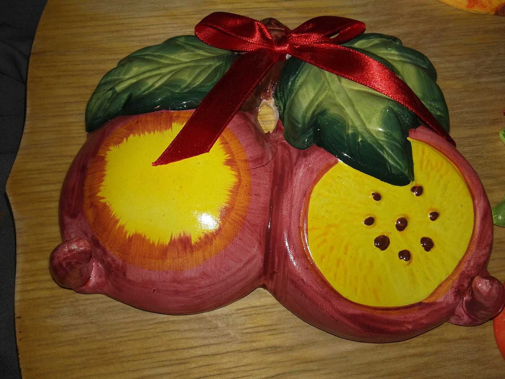 Ceramiczny wieszak do kuchni w kształcie oberżyny ręcznie malowany