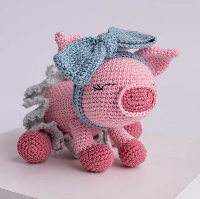 Maskotka ręcznie zrobiona (szydełkiem) - świnka.