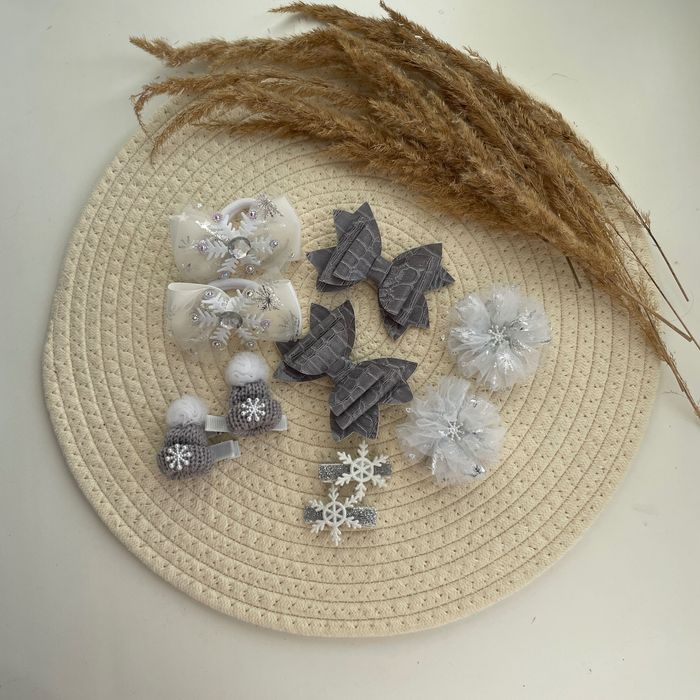 Набір святкових бантиків та аксесуарів для дівчаток