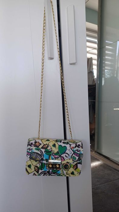 Torebka funky na zlotym lancuszku