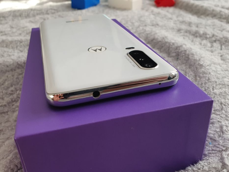 Motorola One Action Pearl White