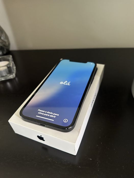 Iphone 12  telemovel