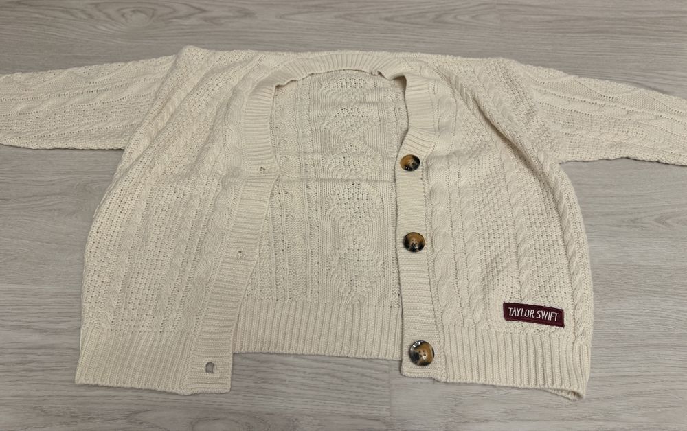 Taylor Swift Oficjalny Cardigan Red M/L Limitowana Edycja