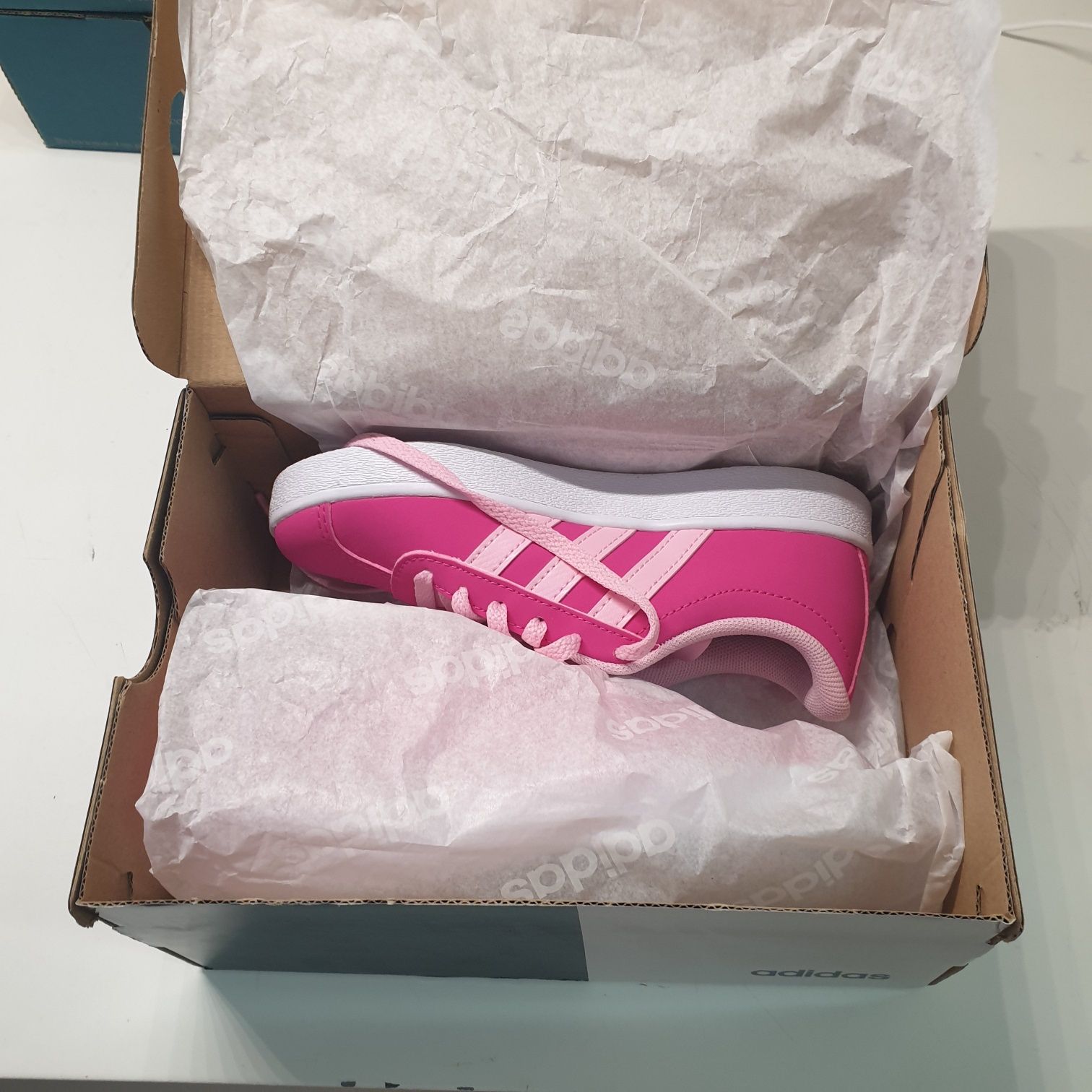 Adidas menina NOVOS