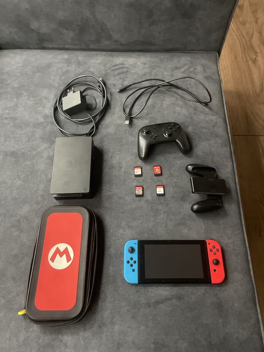 Nintendo switch com 8 jogos e cartao memoria 256 GB