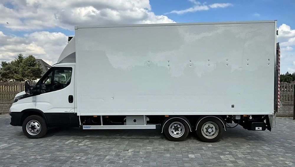 Iveco 40C18  Iveco 40C18 BE COMBI – chłodnia z windą, kat. B+E, polift, 2019 rok