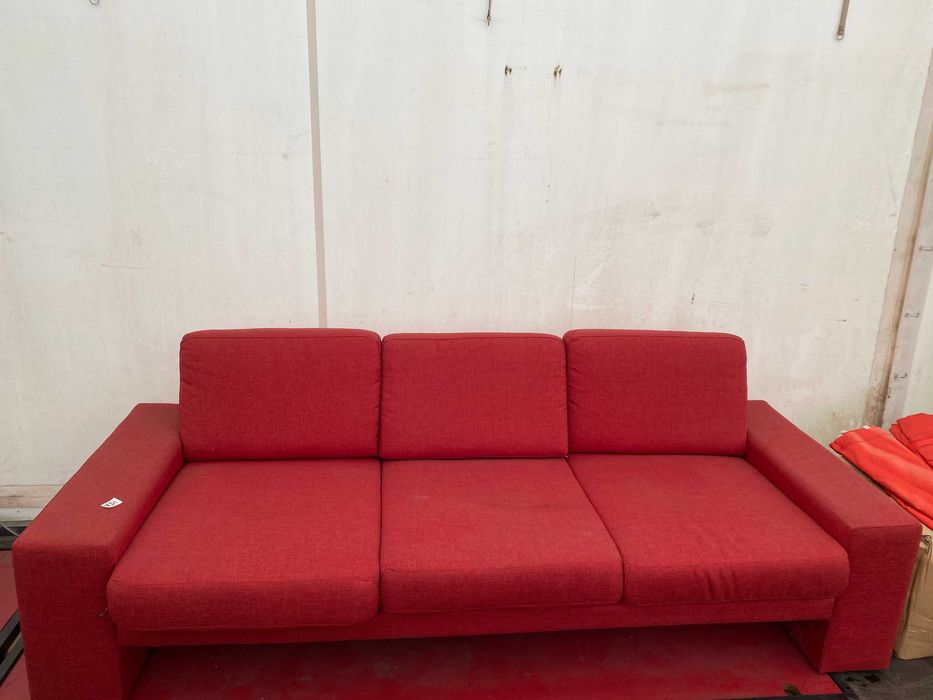 Czerwona sofa Miloo Home