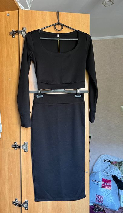 Костюм юбка карандаш + укорочённый топ, кроп топ, платье