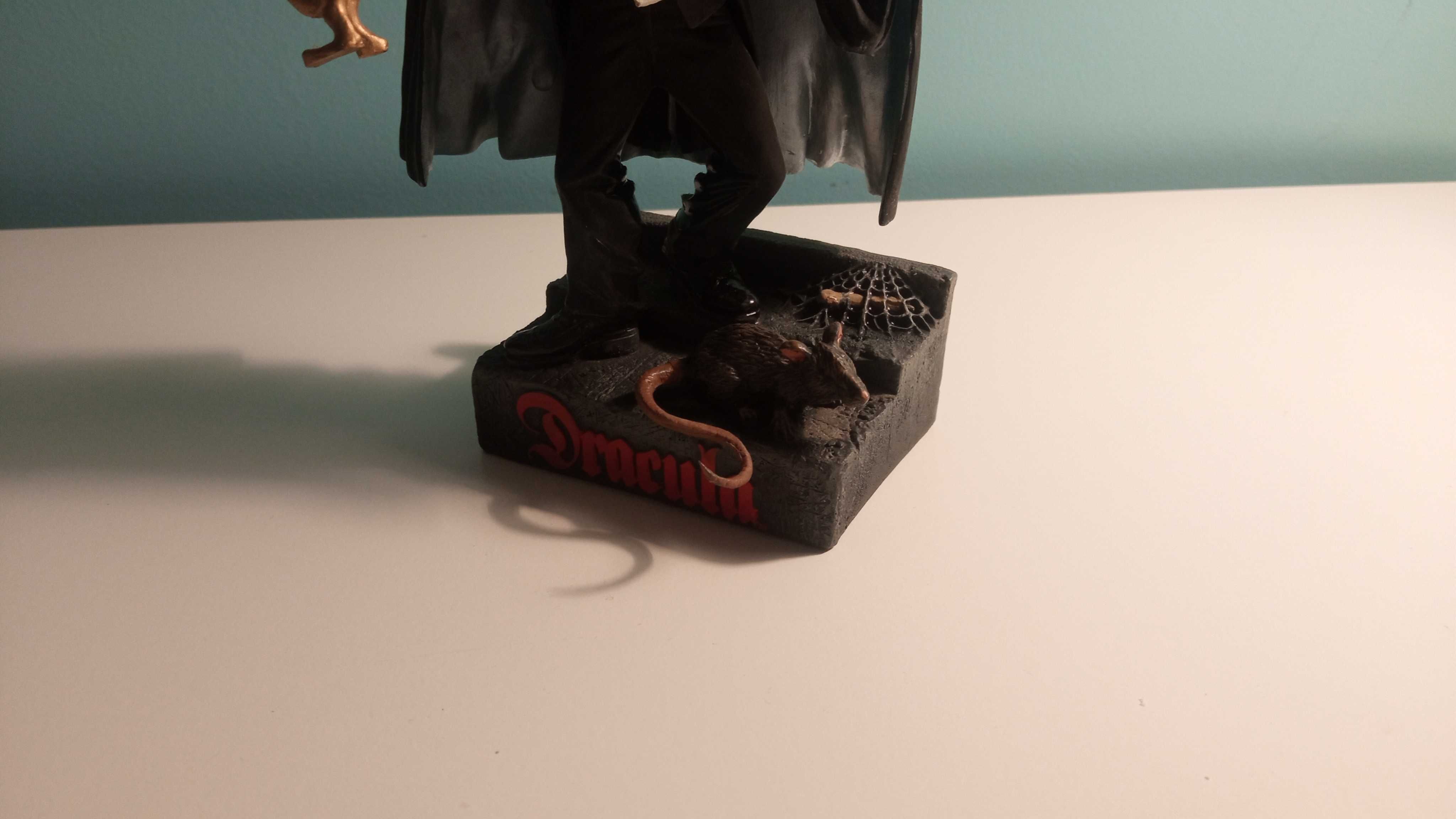 Figurka Universal Studios Monsters Dracula Headknocker Neca