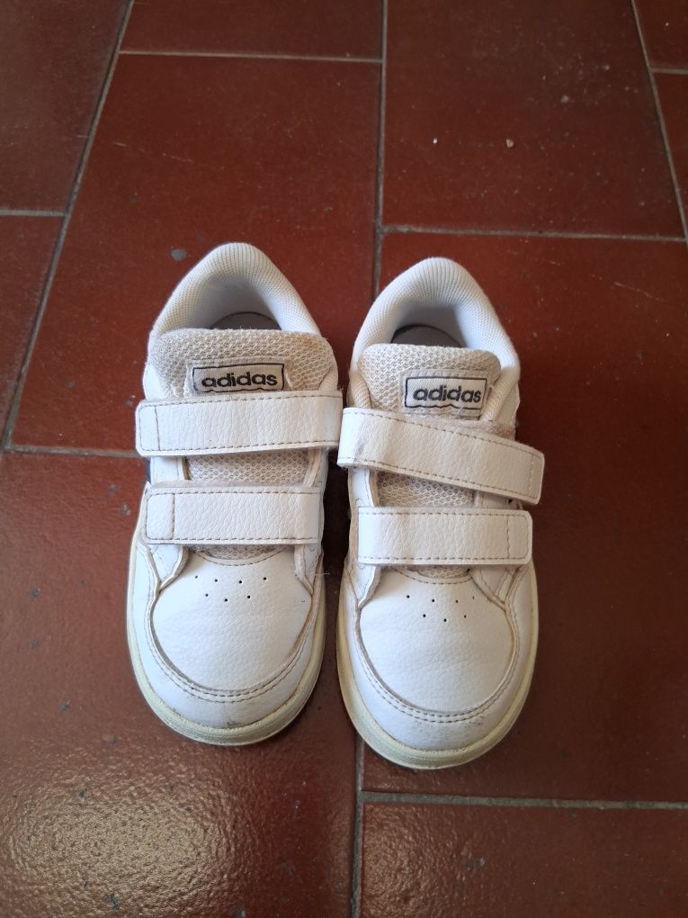 Sapatos de crianca