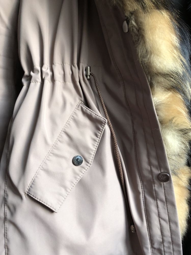 Зимняя куртка парка с мехом енота. Размер 44(S)