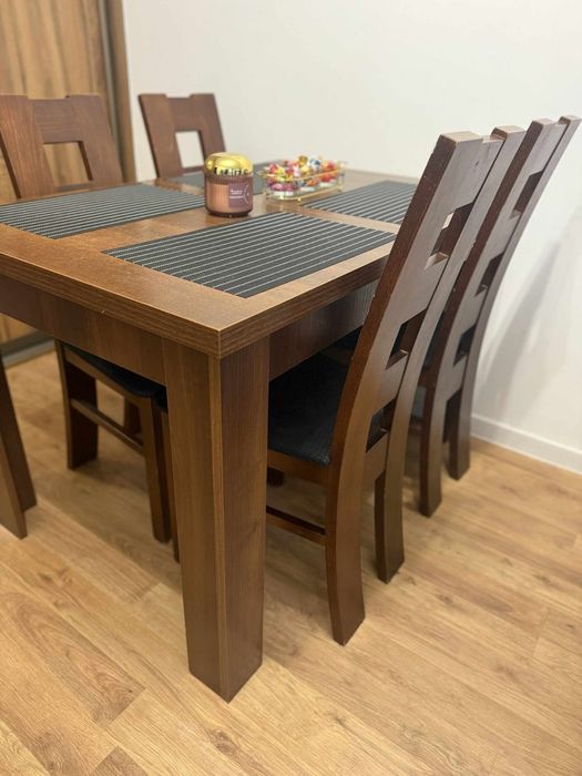 Stół z 6 krzesłami