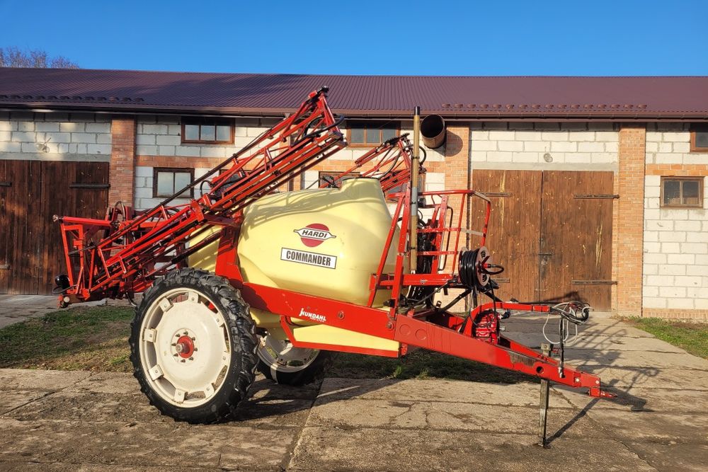 Opryskiwacz Hardi  Commander  2800L.  Szerokość  15m.