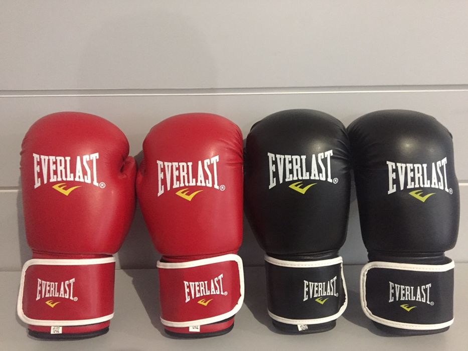 Боксерские перчатки Бинты Everlast тренировочные новые