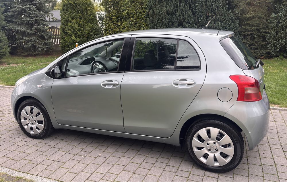 Toyota Yaris 1.3 VVTi 87 KM-Klimatyzacja-132 000 KM-5 drzwi