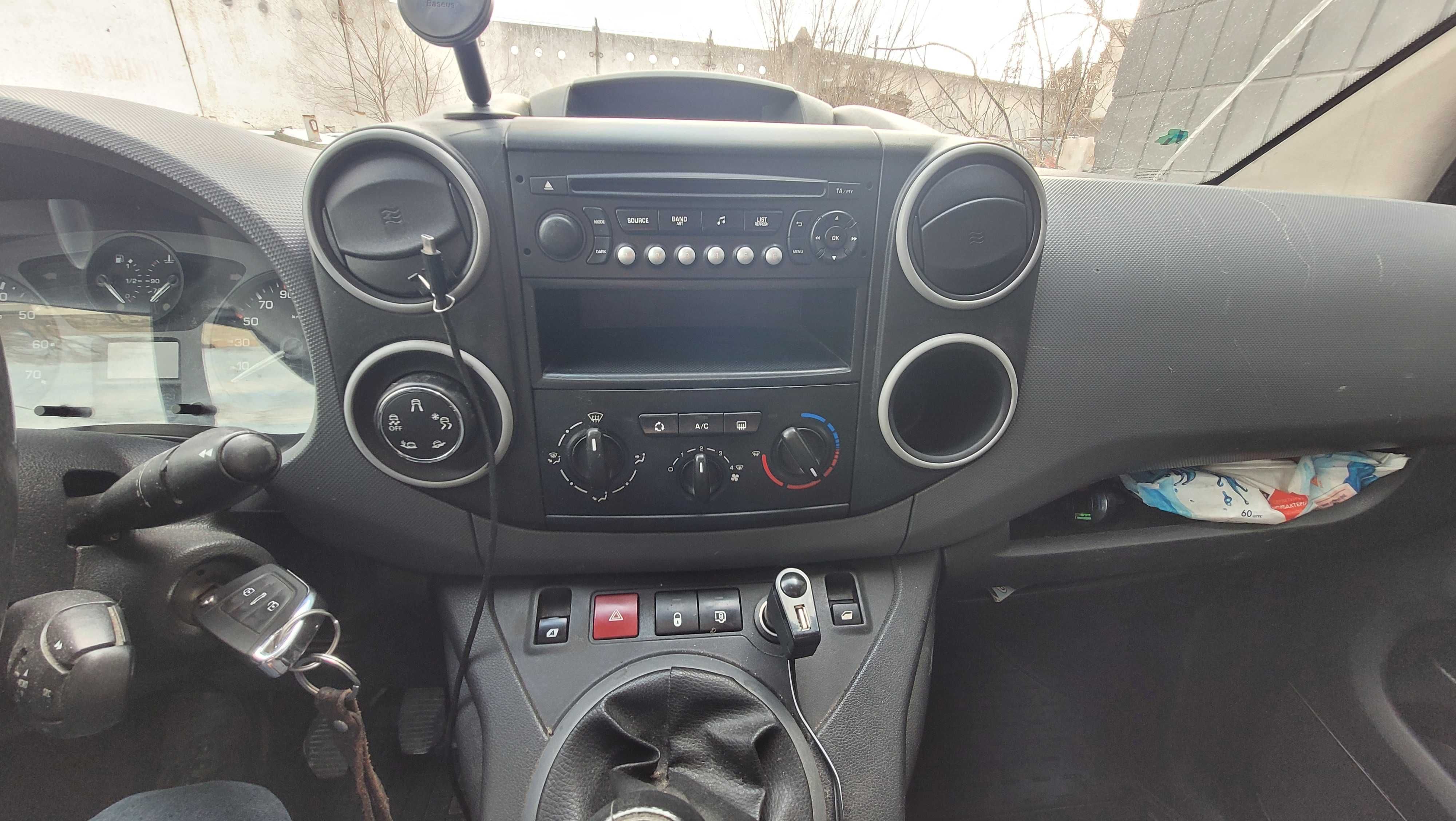 Peugeot Parter 2013 Довга база