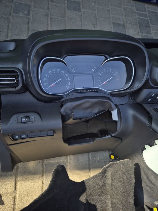 Комплект переобладнання англійця Citroen Berlingo 2021.