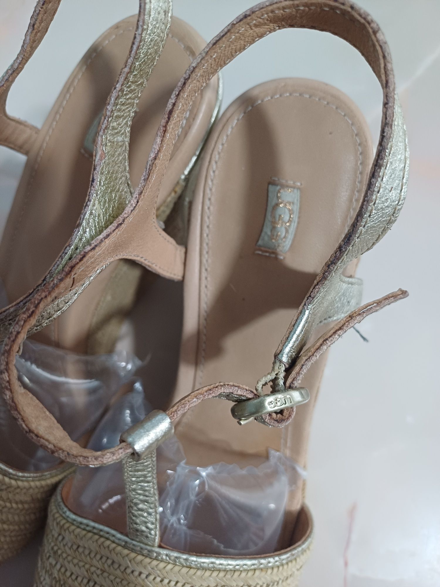 Еспадрільї жіночі шкіряні UGG