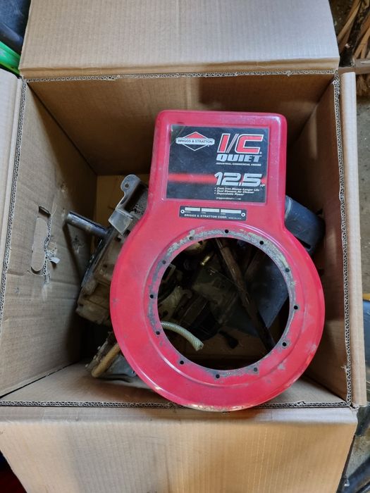 Silnik briggs&stratton od traktorka na części