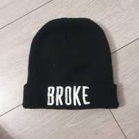 Czapka czarna beanie napis broke