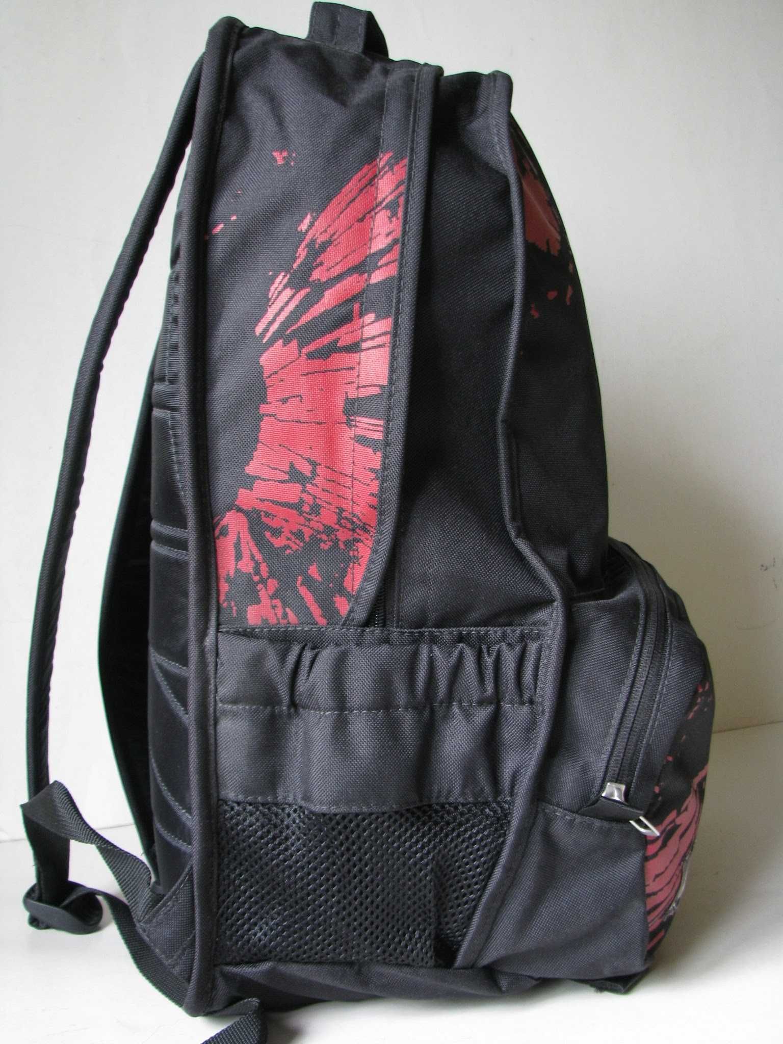 Рюкзак NIKE 20L black/red