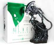 Figura Alien Xenomorph Premium com LED