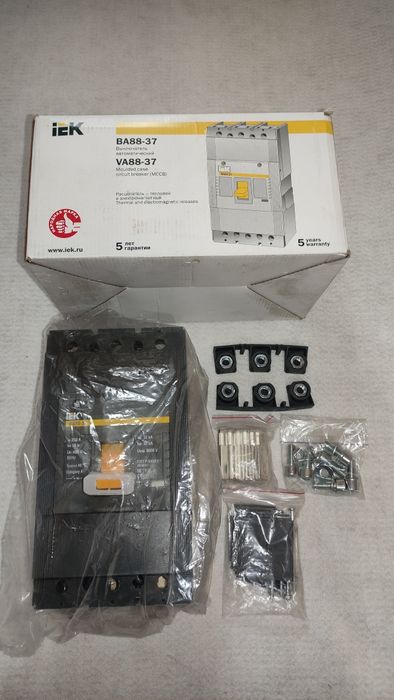 Автоматичний вимикач ВА 88 -37, 250А. Автоматический выключатель ВА 88