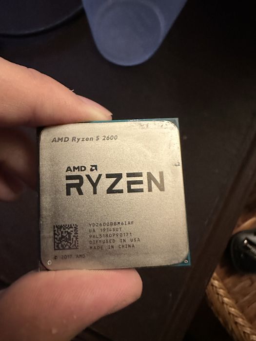 AMD RYZEN 5 2600