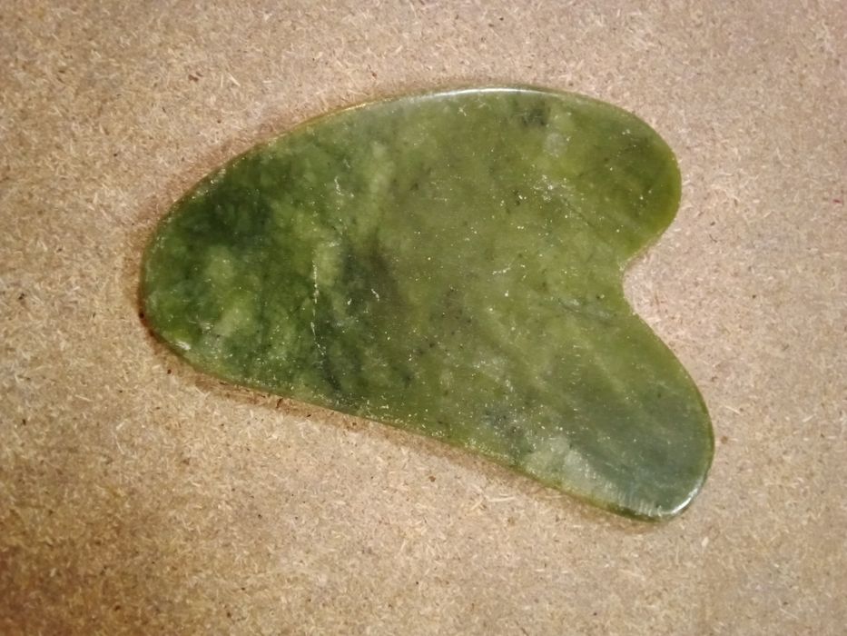 Raspador de Gua Sha Jade Verde - Novo
