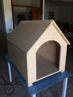 Casa para cão em madeira
