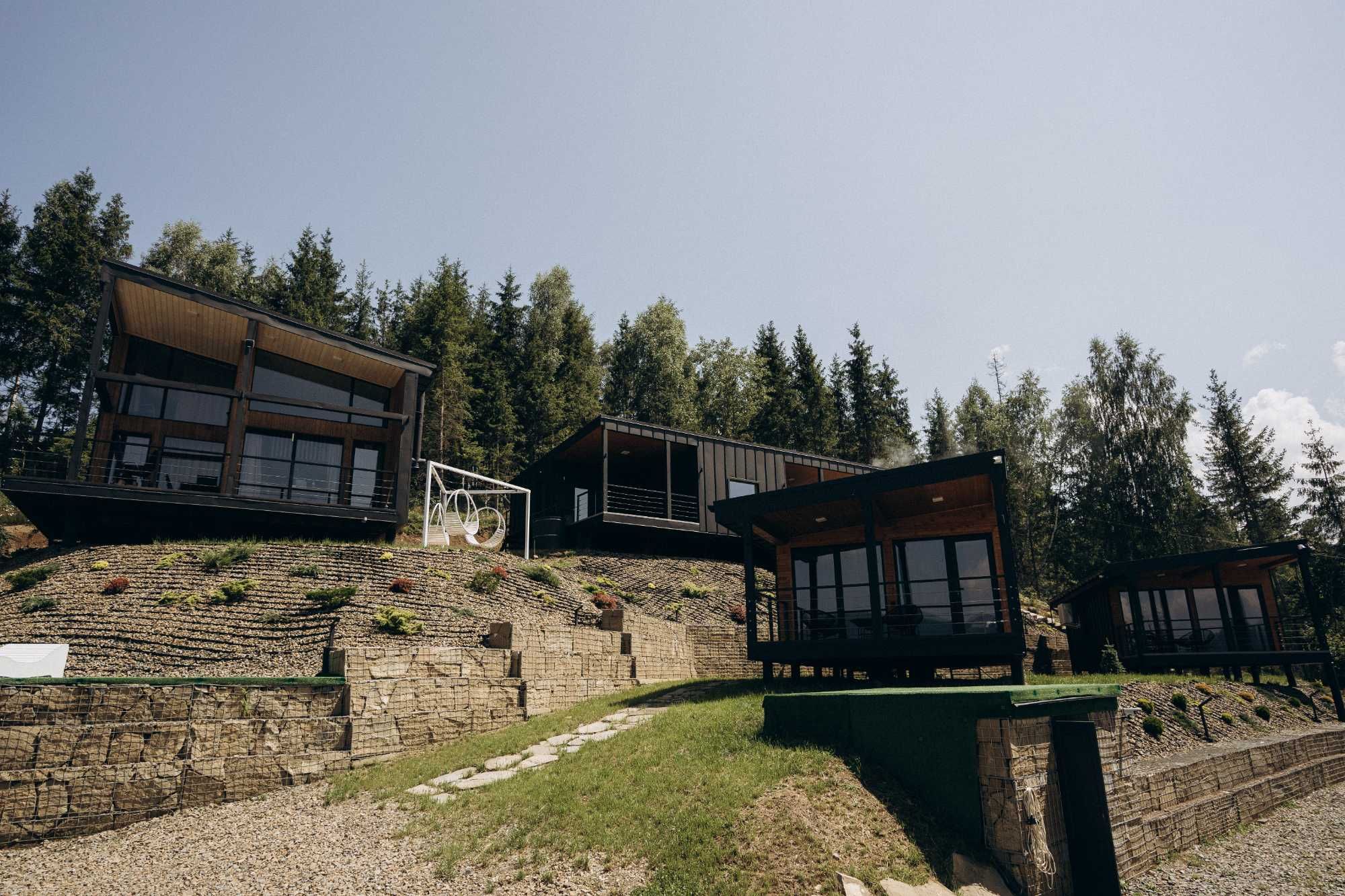 |продаж діючого прибутковго бізнесу,Славськ|27сот,330кв.м|