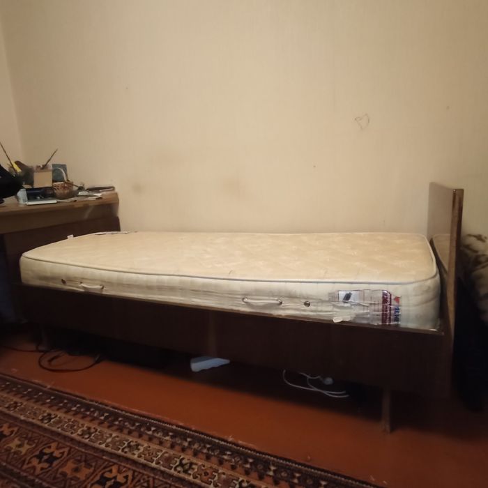 Гарнитур, шафа, тумбочки