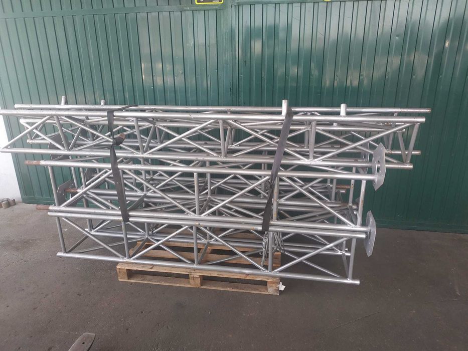 Estrutura ou torre para holofotes ou colunas de som