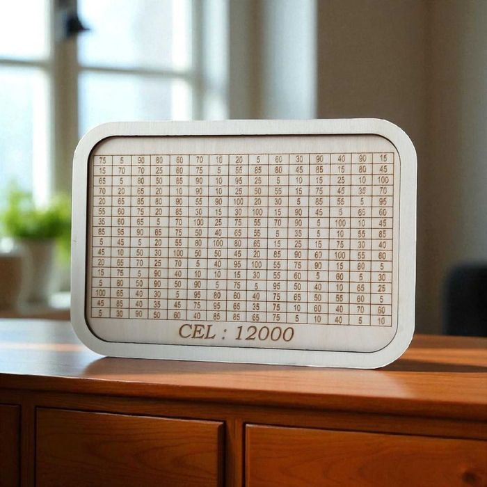 Drewniana Grawerowana Skarbonka Wykreślanka z Celem Oszczędzania