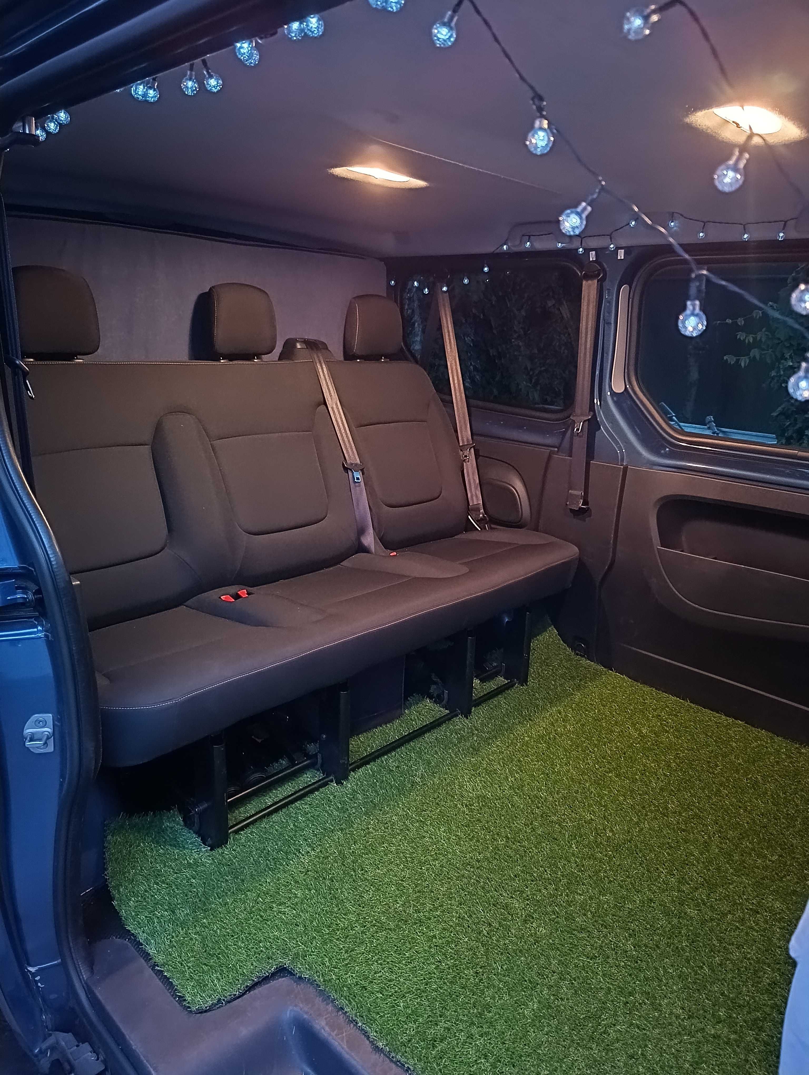 Renault Trafic 9 osób kamper 1 właściciel od nowości 122000km !!!