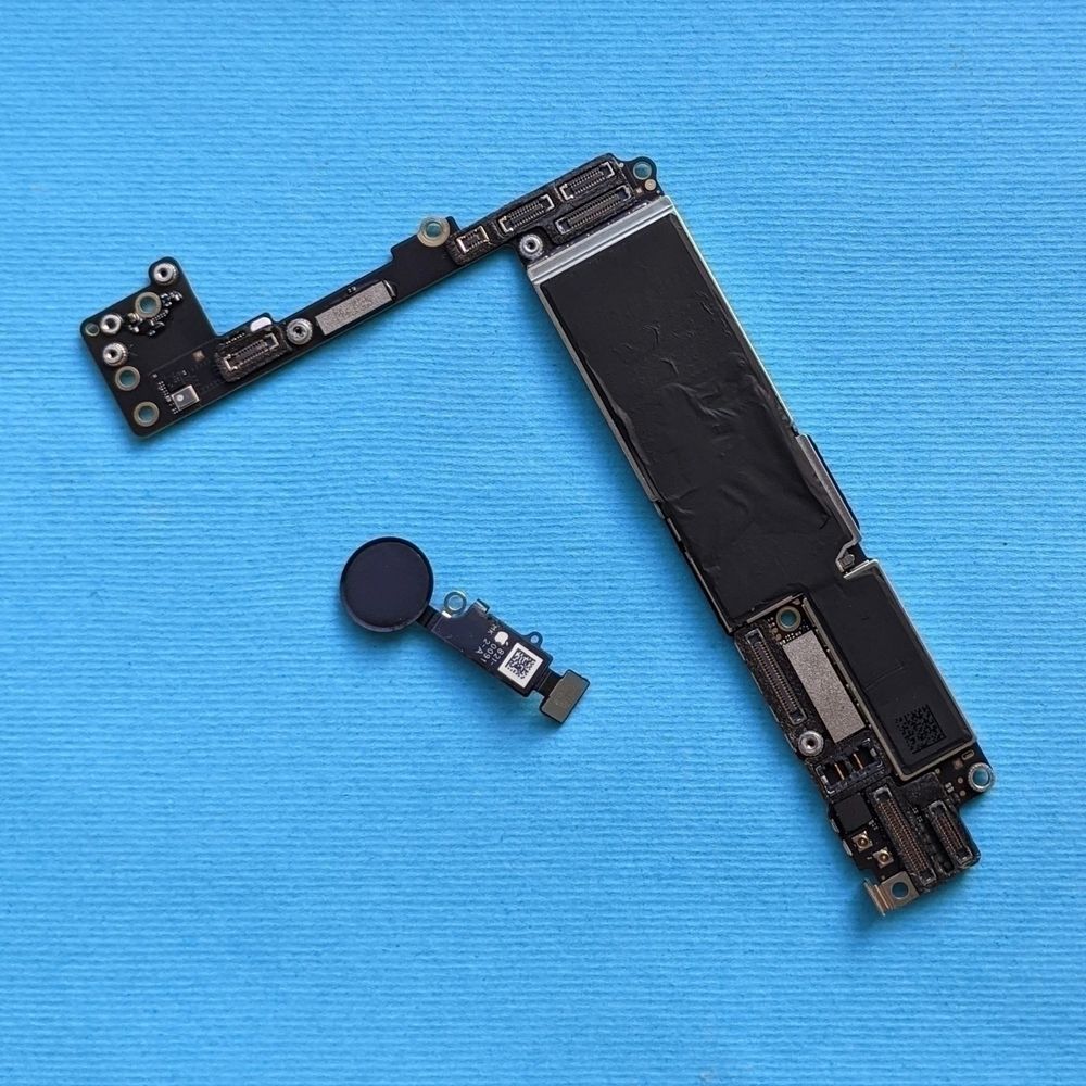 iPhone 7+ плата неверлок
