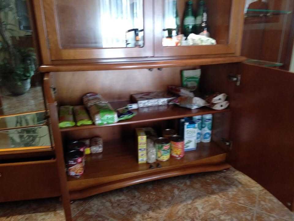 Móvel Cristaleira em madeira maciça