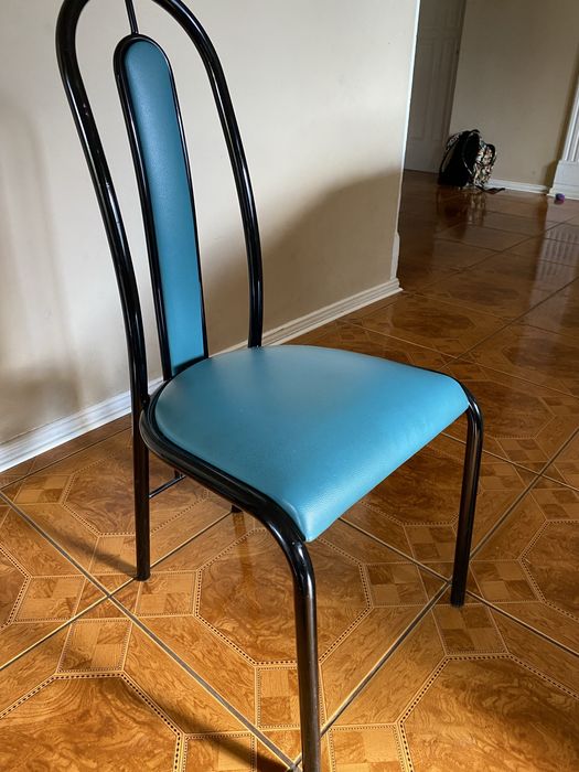 Stół do jadalni z krzesłami