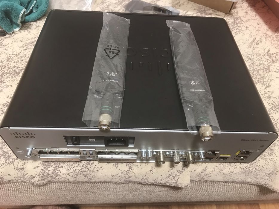 Cisco 1941 промышленный роутер маршрутизатор новый + аксесуары