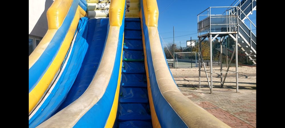 Dmuchaniec zjeżdżalnia duża używana