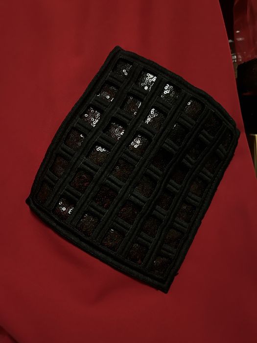 Жіноча темно червона святкова сукня