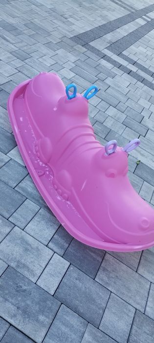 Huśtawka ogrodowa różowa bujak