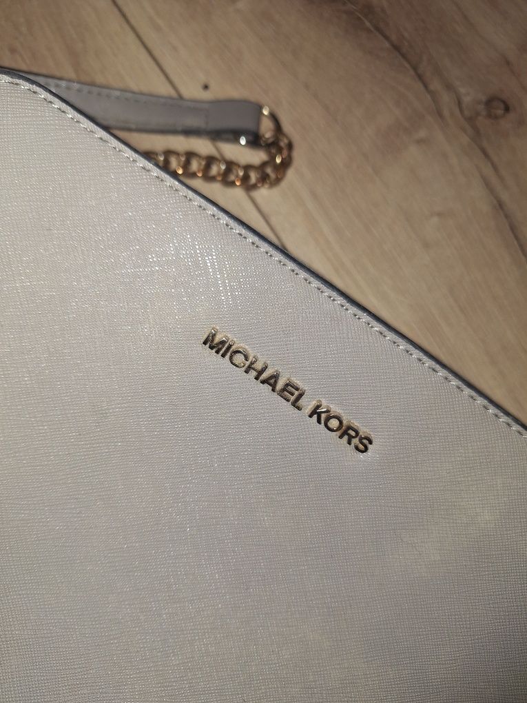 Damska torebka na ramię z dlugim paskiem michael kors