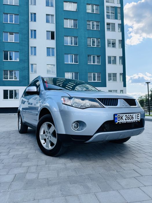 Mitsubishi Outlander XL