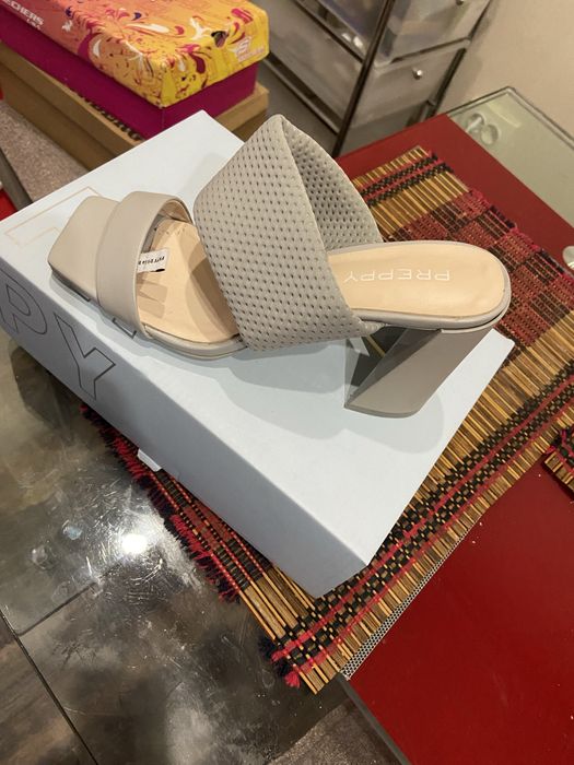 Босоножки , шлепки