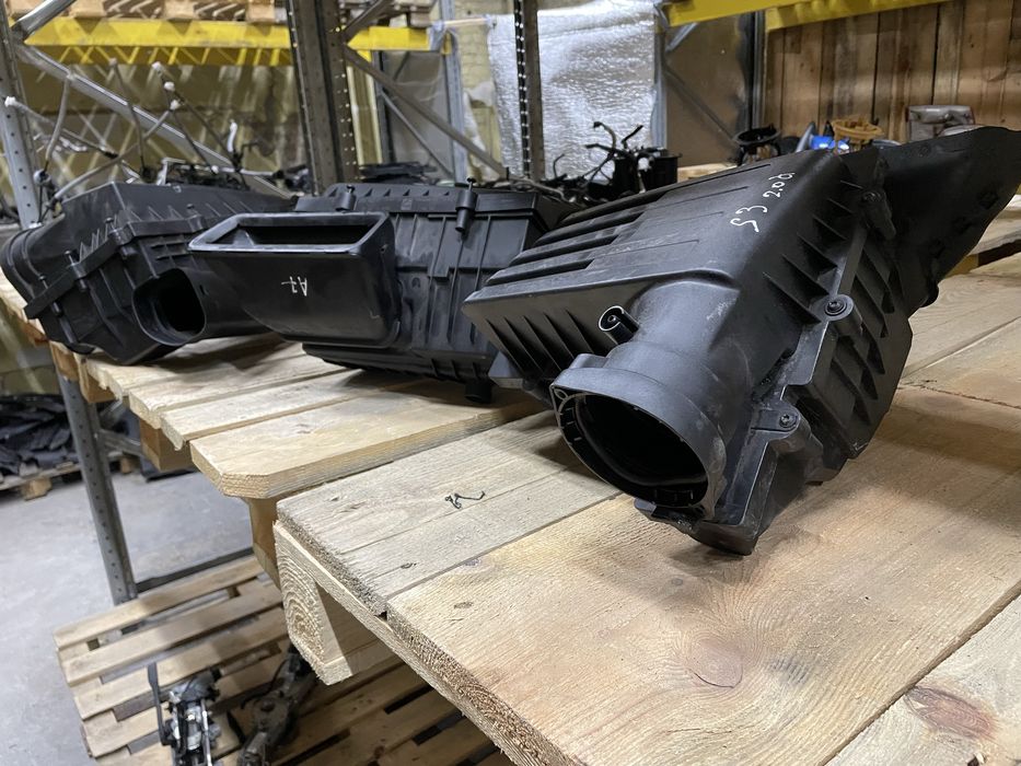 Корпус повітряного фільтра Skoda Octavia / Superb