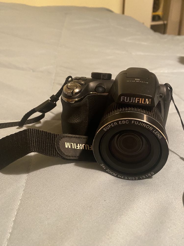 Fujifilm Finepinx S3200 preta