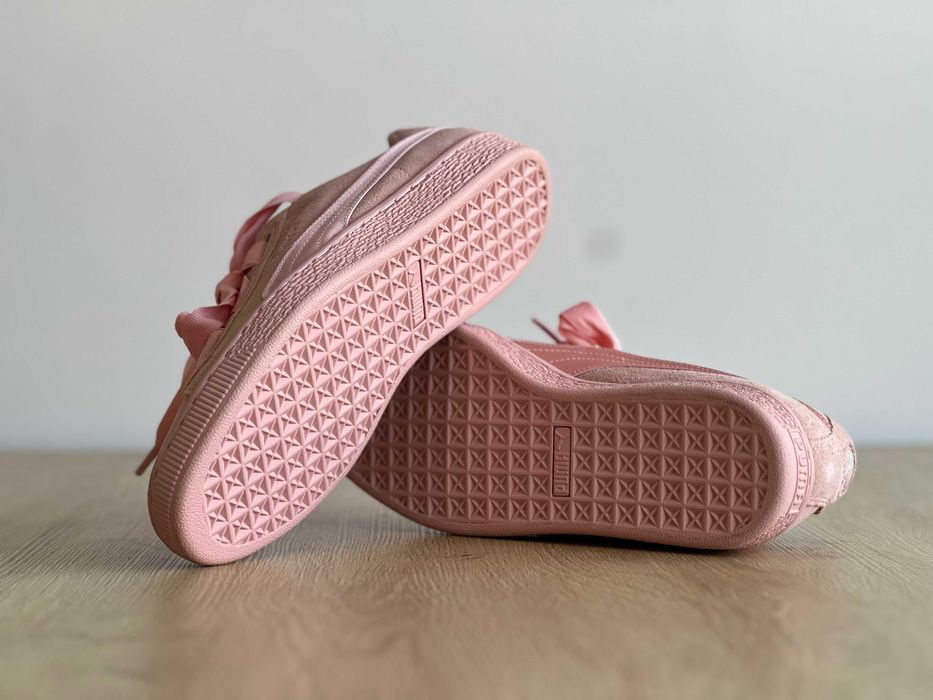 Жіночі кросівки Puma Suede Heart EP, (р. 41)