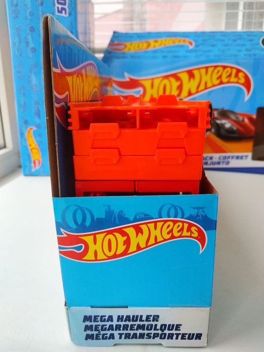 Автовоз hot wheels Mega Hauler на 50 машинок вантажівка транспортер