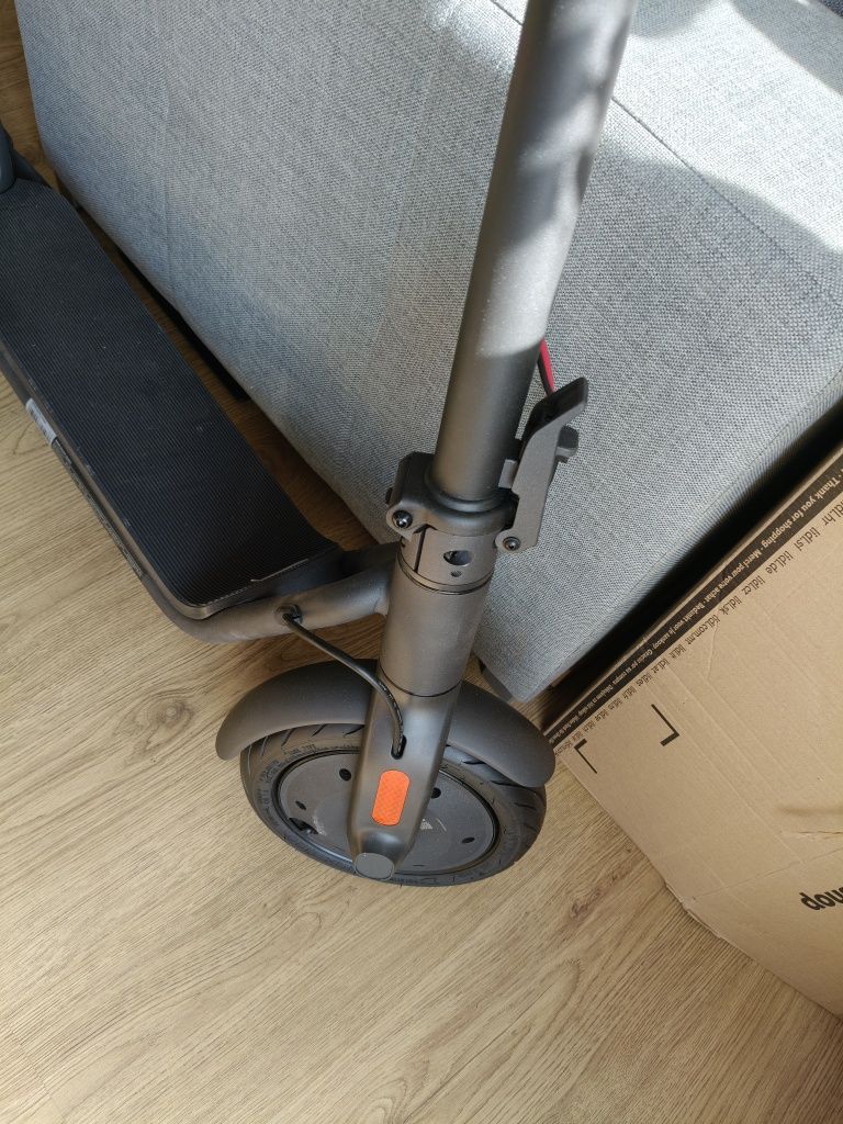 Sprzedam nową hulajnogę elekryczną Navee v25